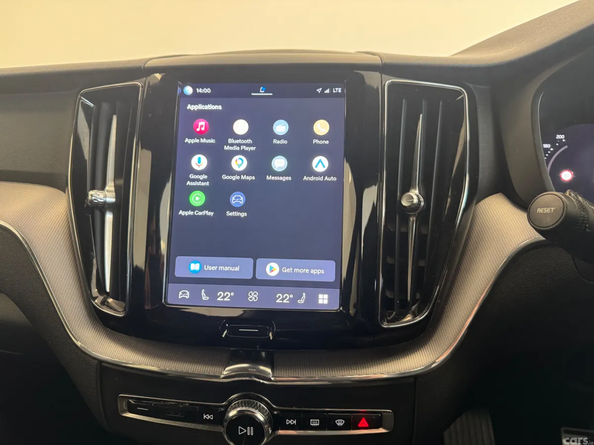 Volvo XC60 SUV, Petrol Plug-in Hybrid, 2022, White
