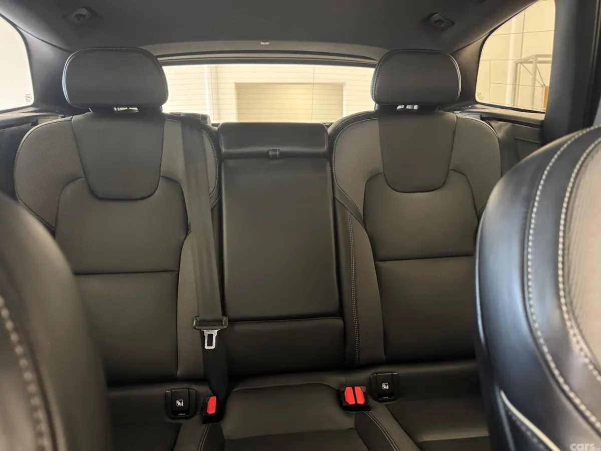 Volvo XC60 SUV, Petrol Plug-in Hybrid, 2022, White