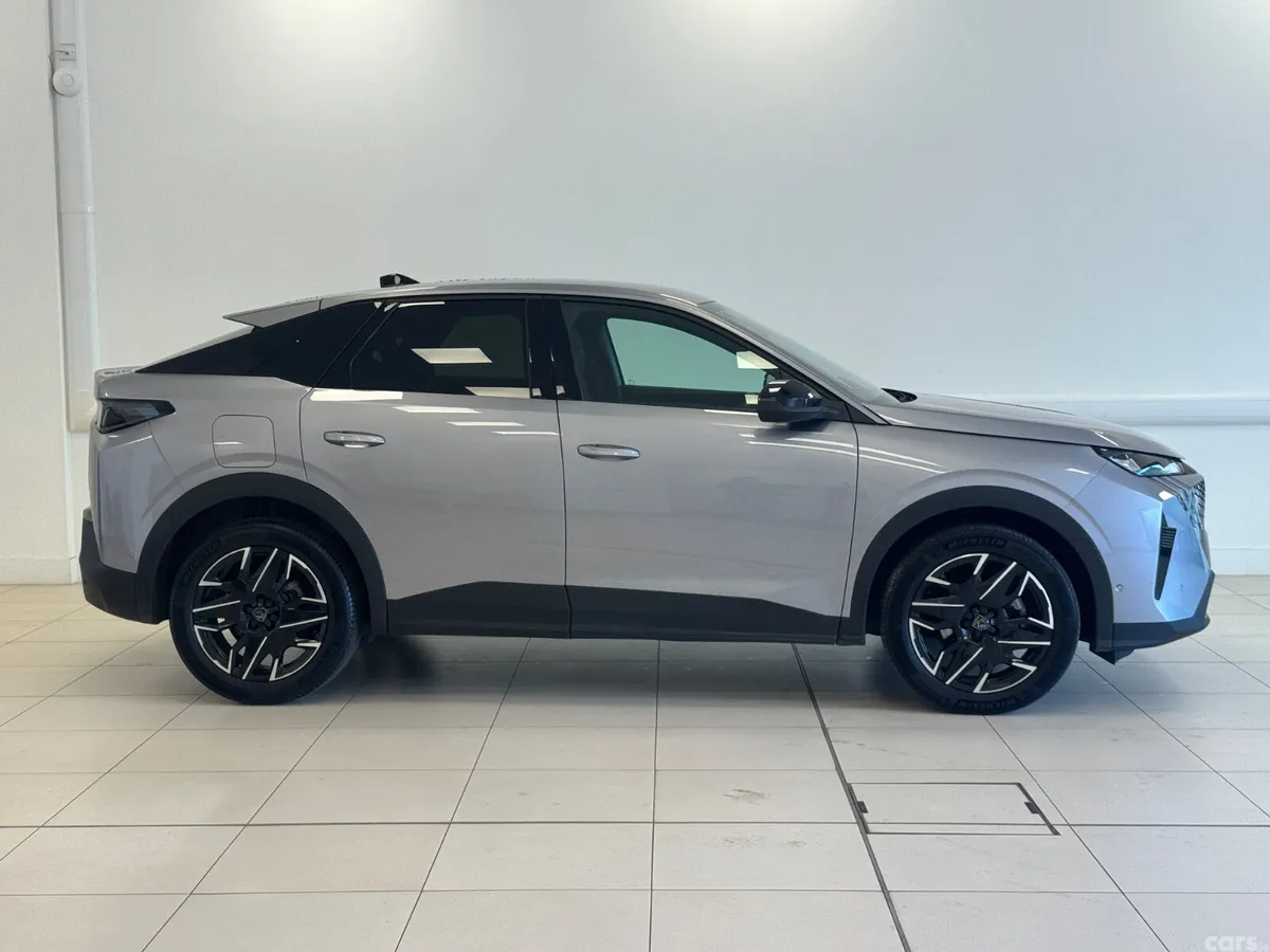 Peugeot 3008 MPV, Petrol, 2025, Grey