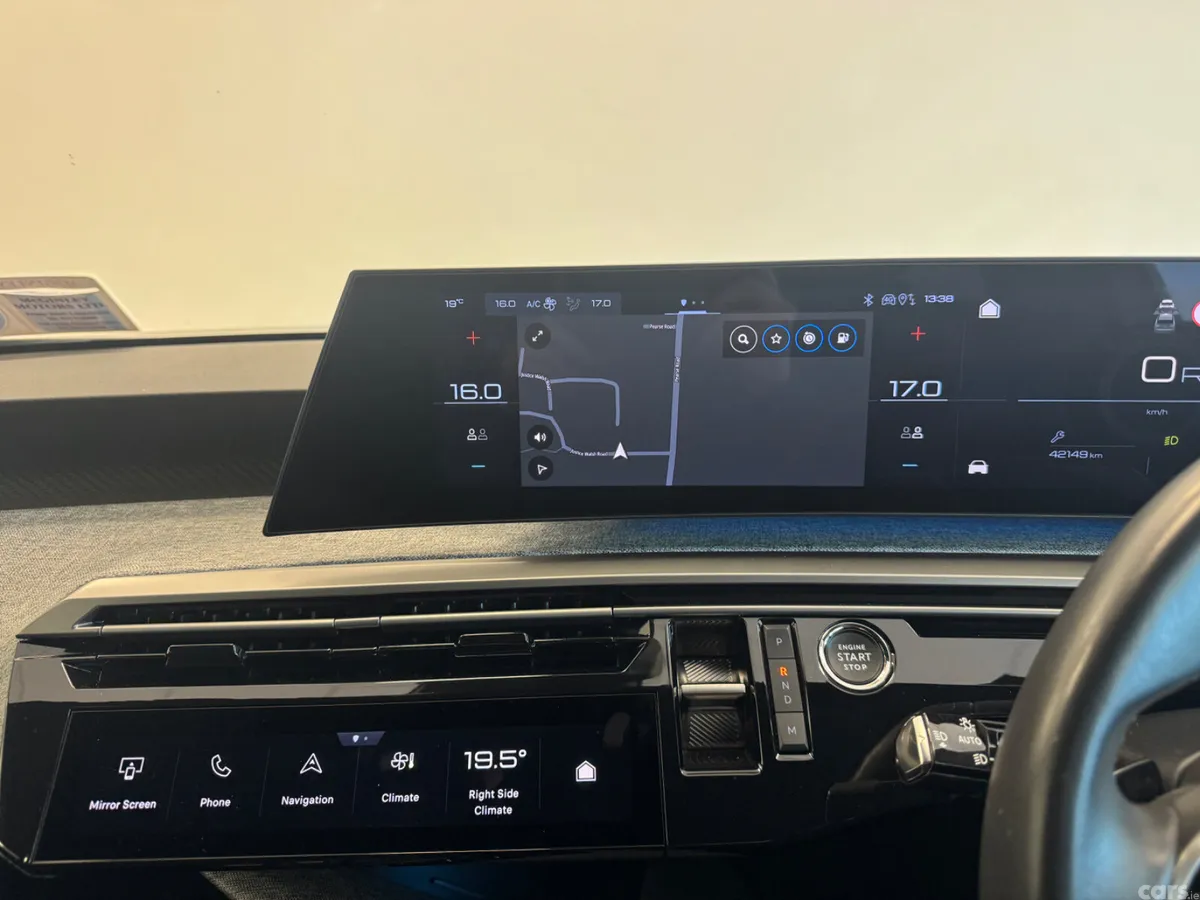 Peugeot 3008 MPV, Petrol, 2025, Grey