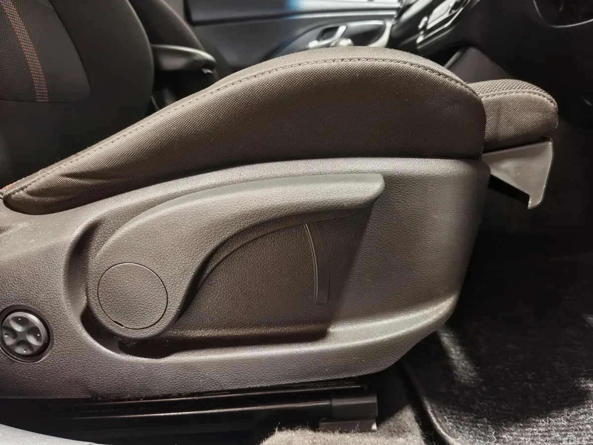 Hyundai i30 Hatchback, Petrol, 2022, White