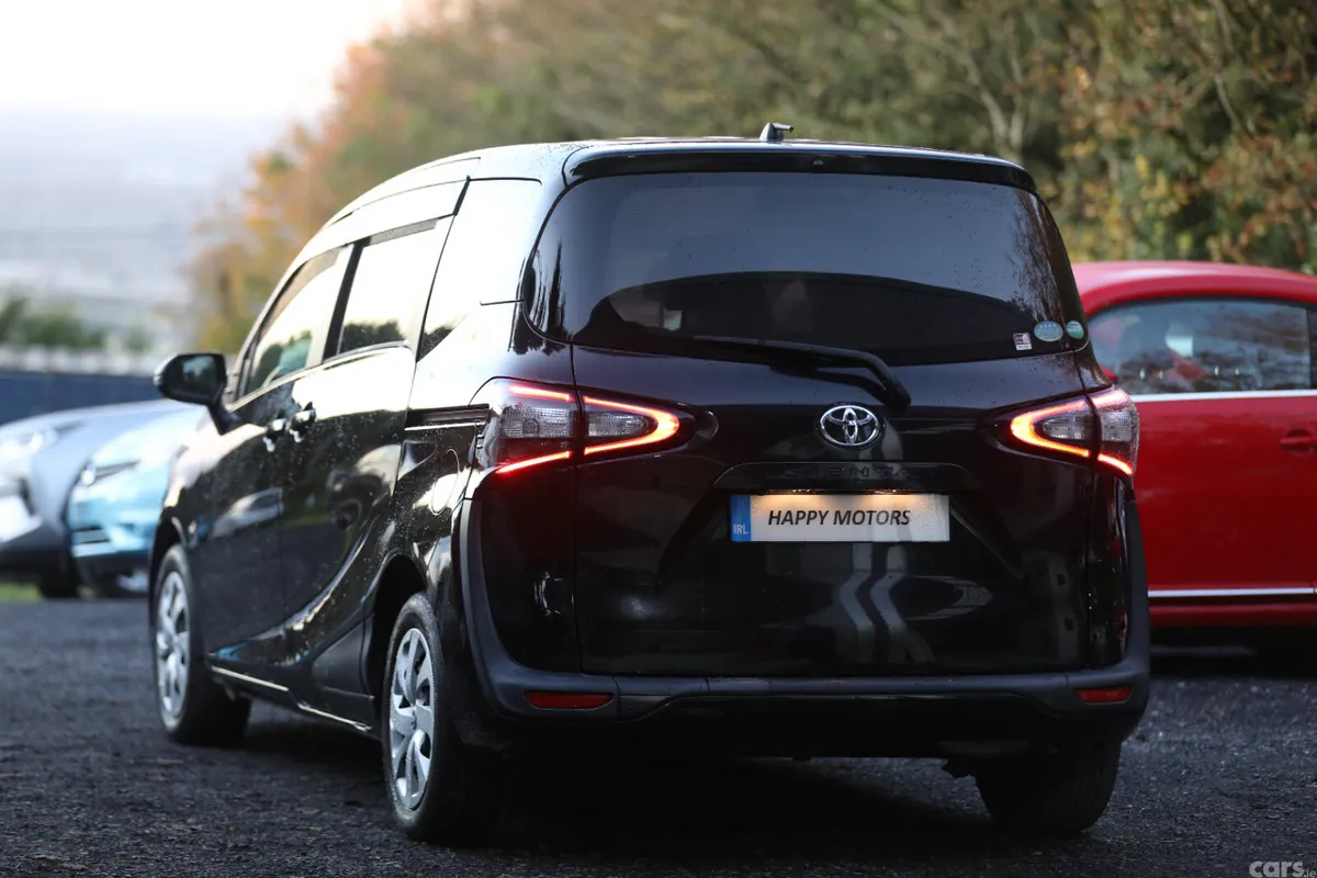 Toyota Sienta Estate, Petrol, 2018, Black