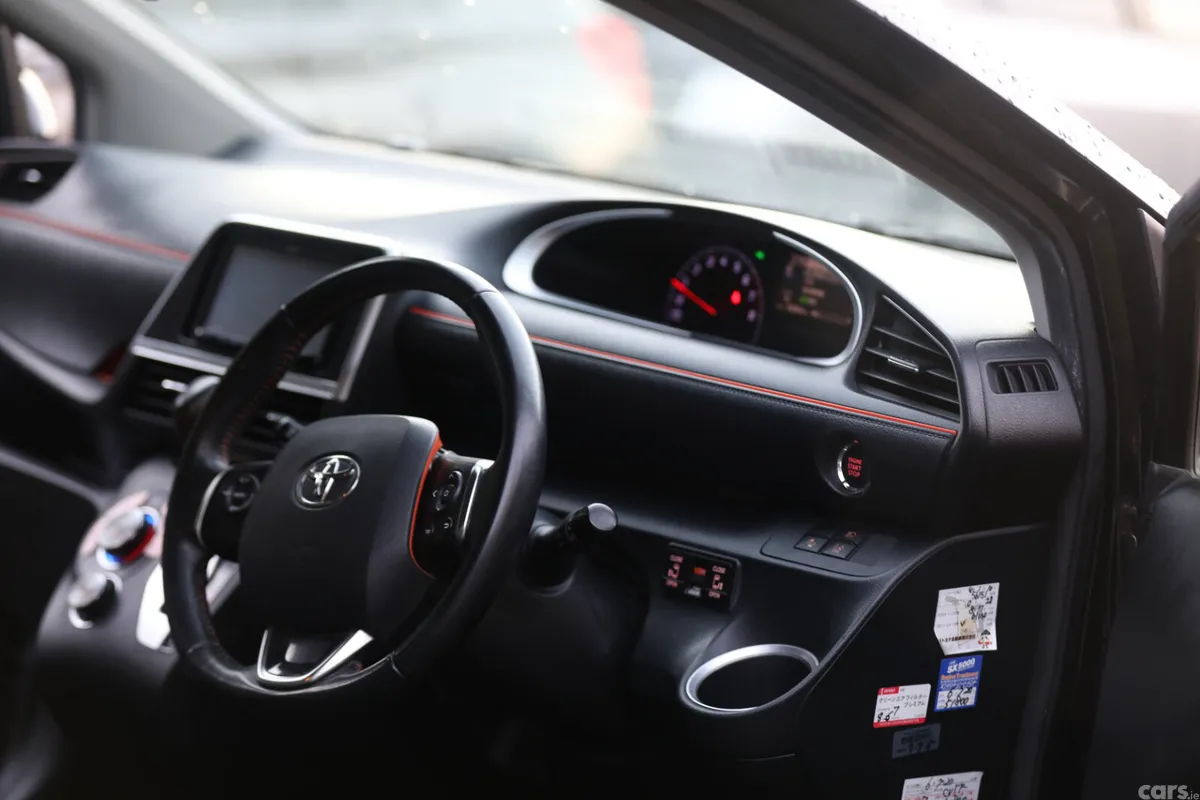 Toyota Sienta Estate, Petrol, 2018, Black