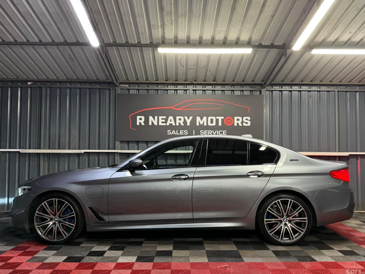 BMW 5-Series Saloon, Petrol Plug-in Hybrid, 2018, Grey