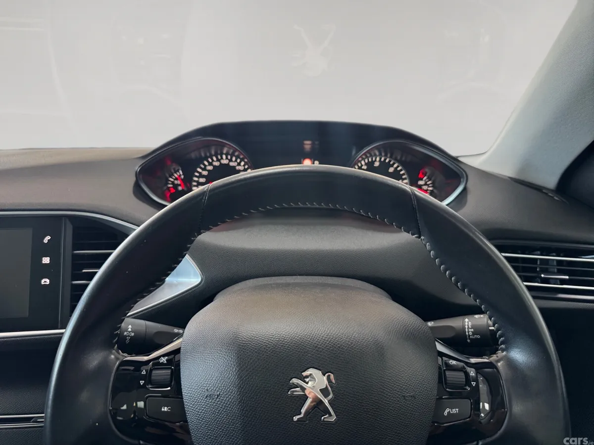 Peugeot 308 Estate, Diesel, 2018, Grey