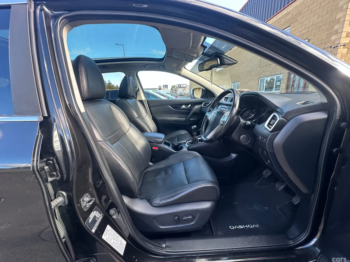 Nissan Qashqai SUV, Diesel, 2017, Black