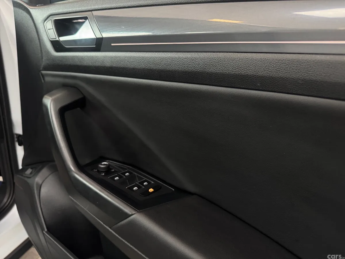 Volkswagen T-Roc SUV, Diesel, 2021, White