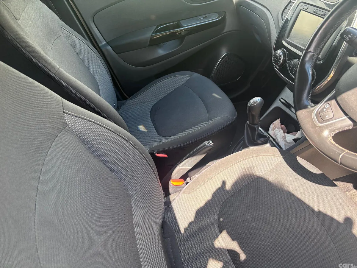 Renault Captur SUV, Diesel, 2017, Silver