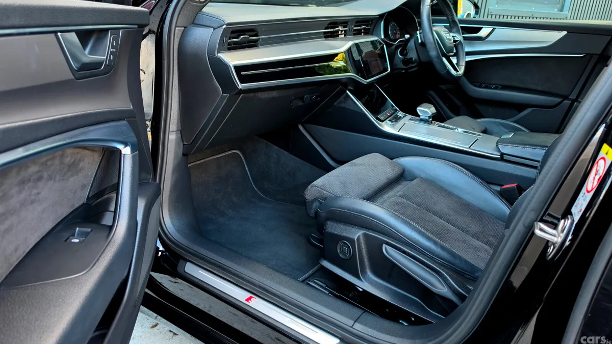 Audi A6 Saloon, Diesel, 2019, Black