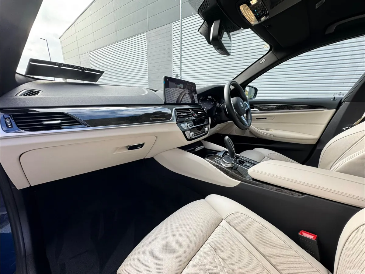 BMW 5-Series Saloon, Petrol Plug-in Hybrid, 2021, Blue