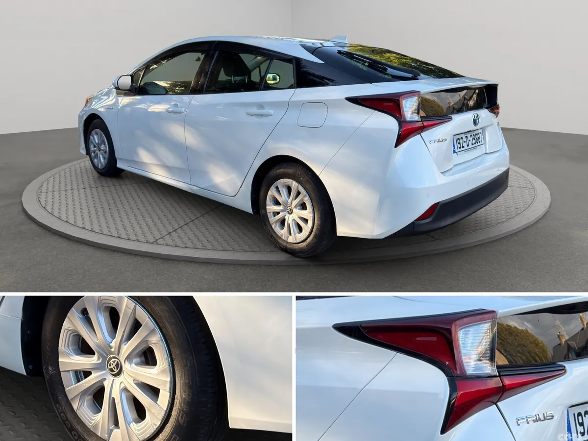 Toyota Prius Hatchback, Petrol Hybrid, 2019, White