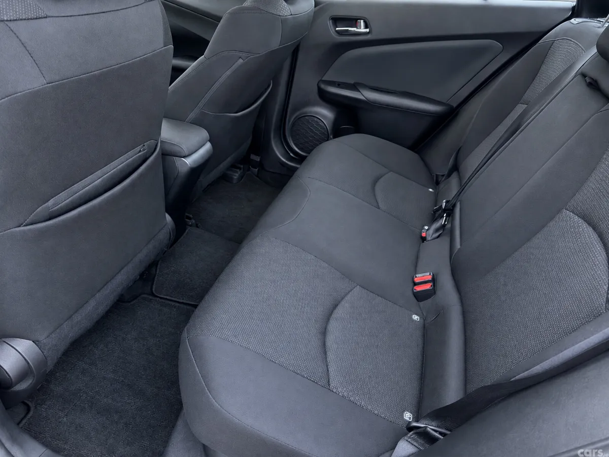 Toyota Prius Hatchback, Petrol Hybrid, 2019, White