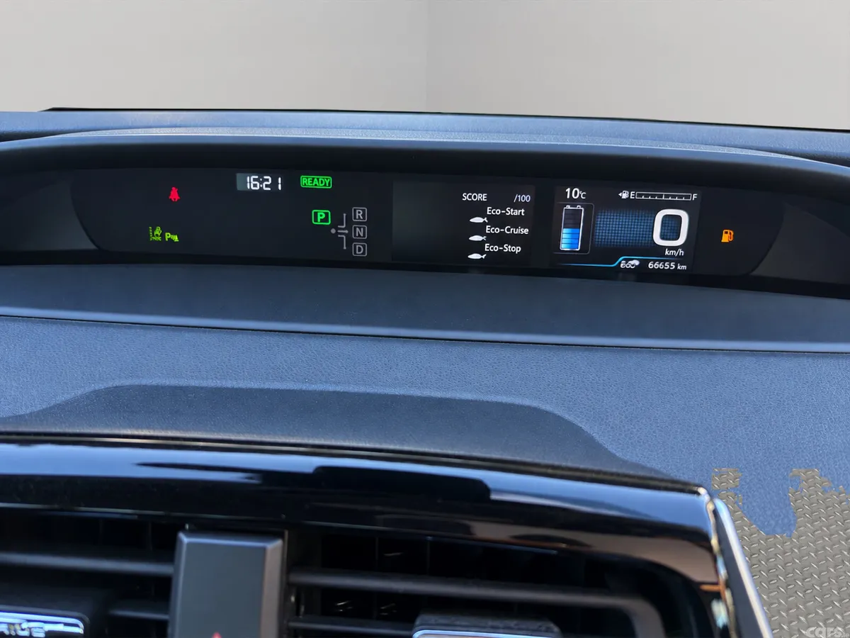 Toyota Prius Hatchback, Petrol Hybrid, 2019, White