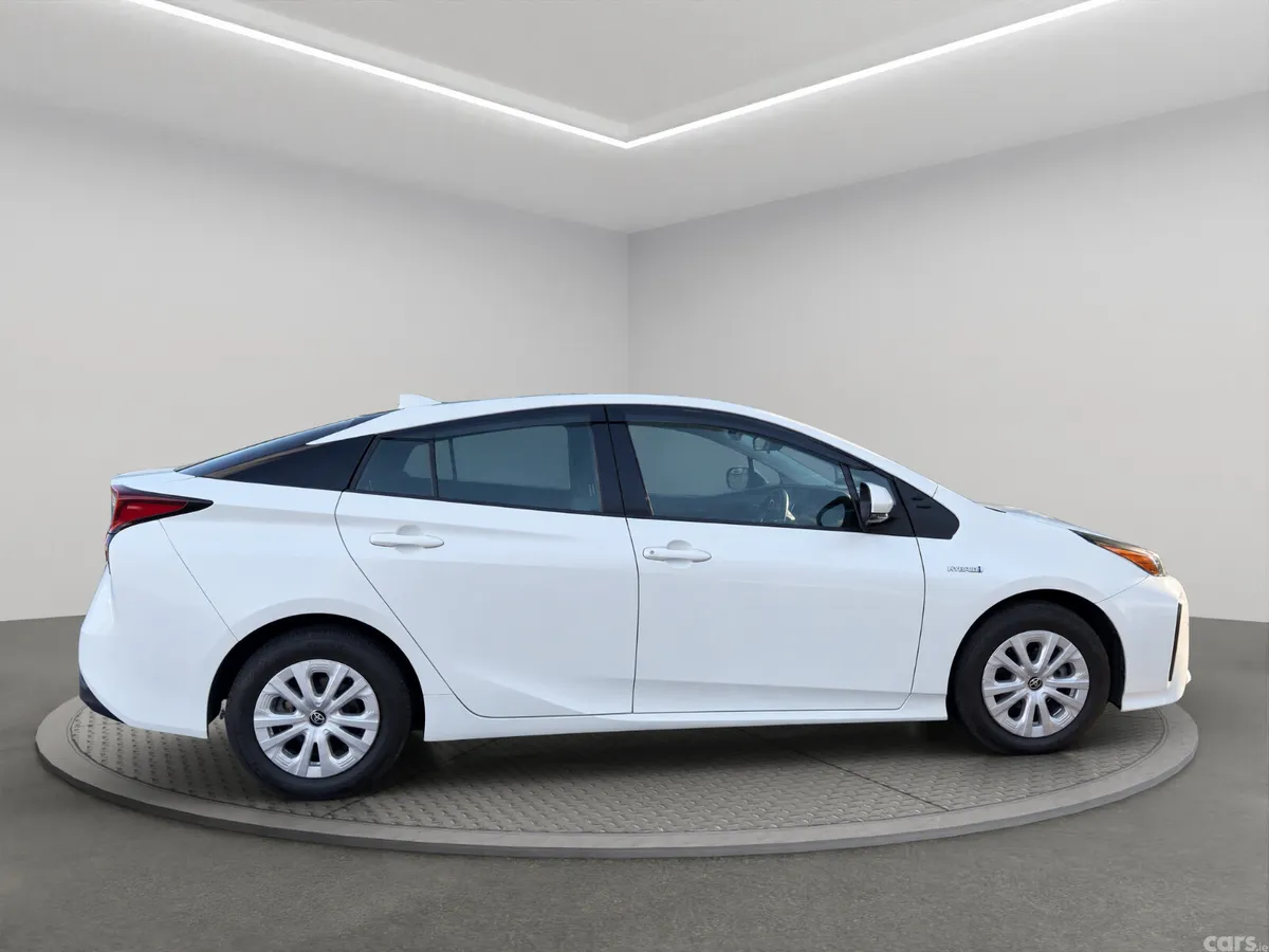 Toyota Prius Hatchback, Petrol Hybrid, 2019, White
