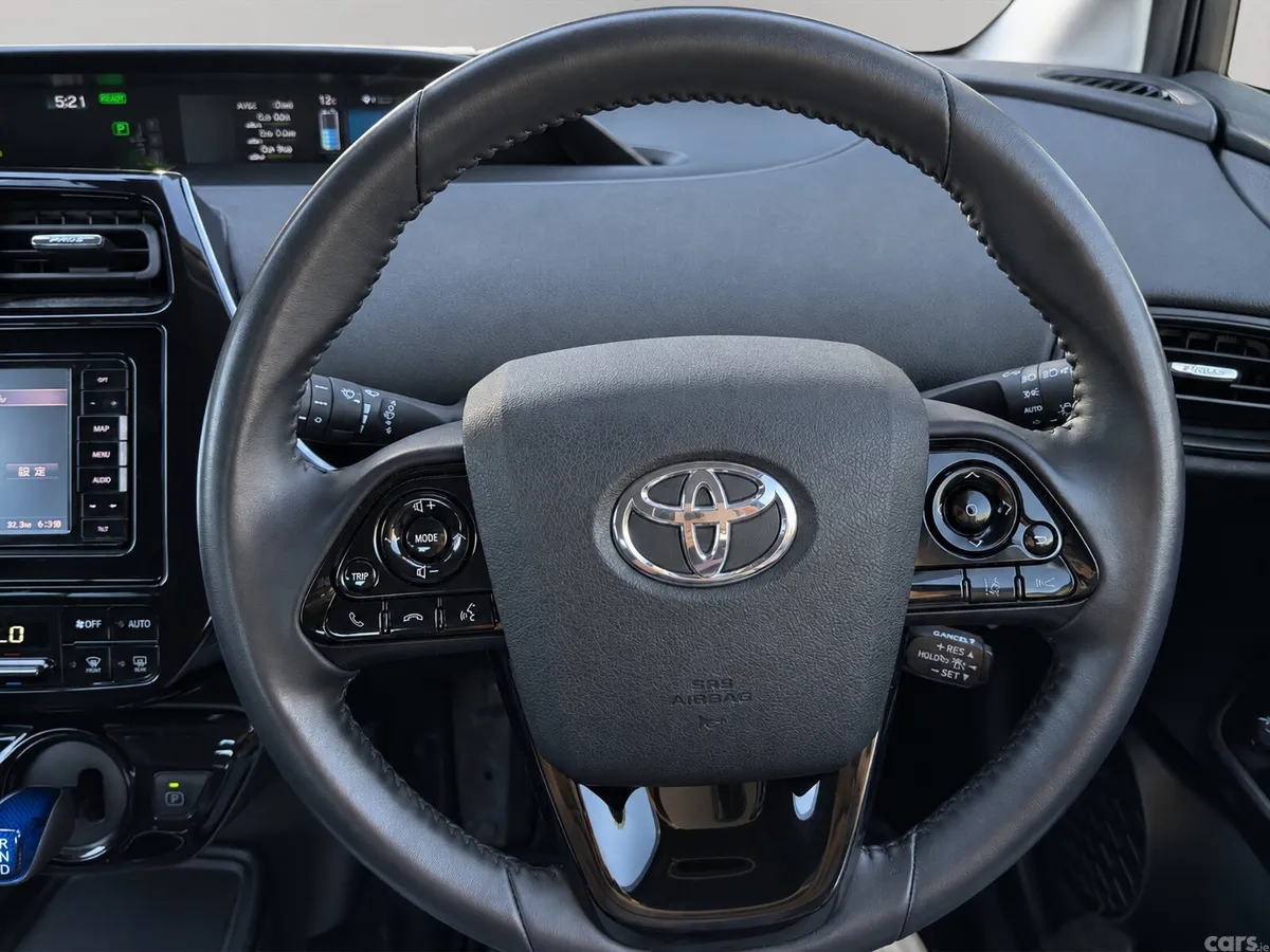 Toyota Prius Hatchback, Petrol Hybrid, 2019, White