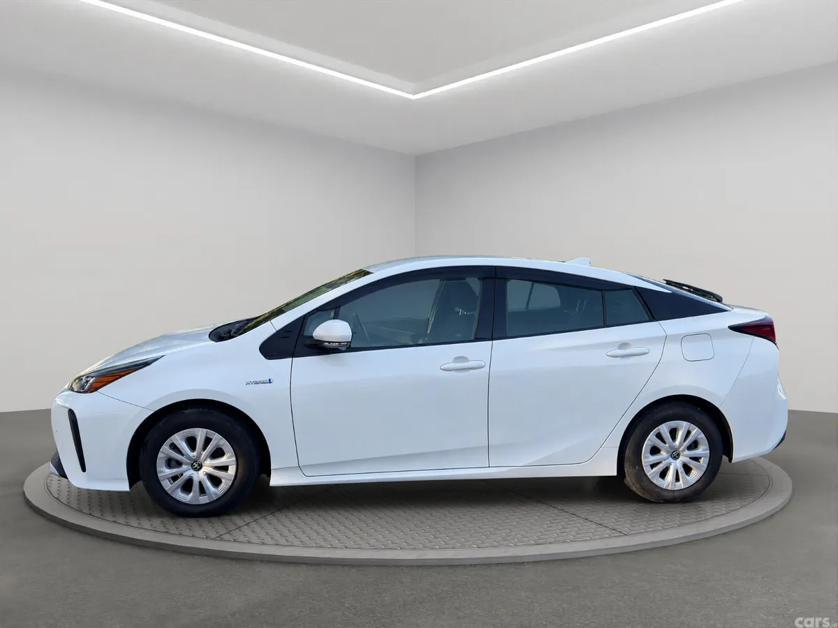Toyota Prius Hatchback, Petrol Hybrid, 2019, White