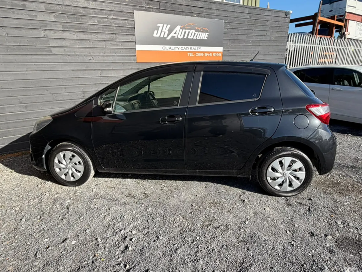 Toyota Yaris Hatchback, Petrol, 2017, Black