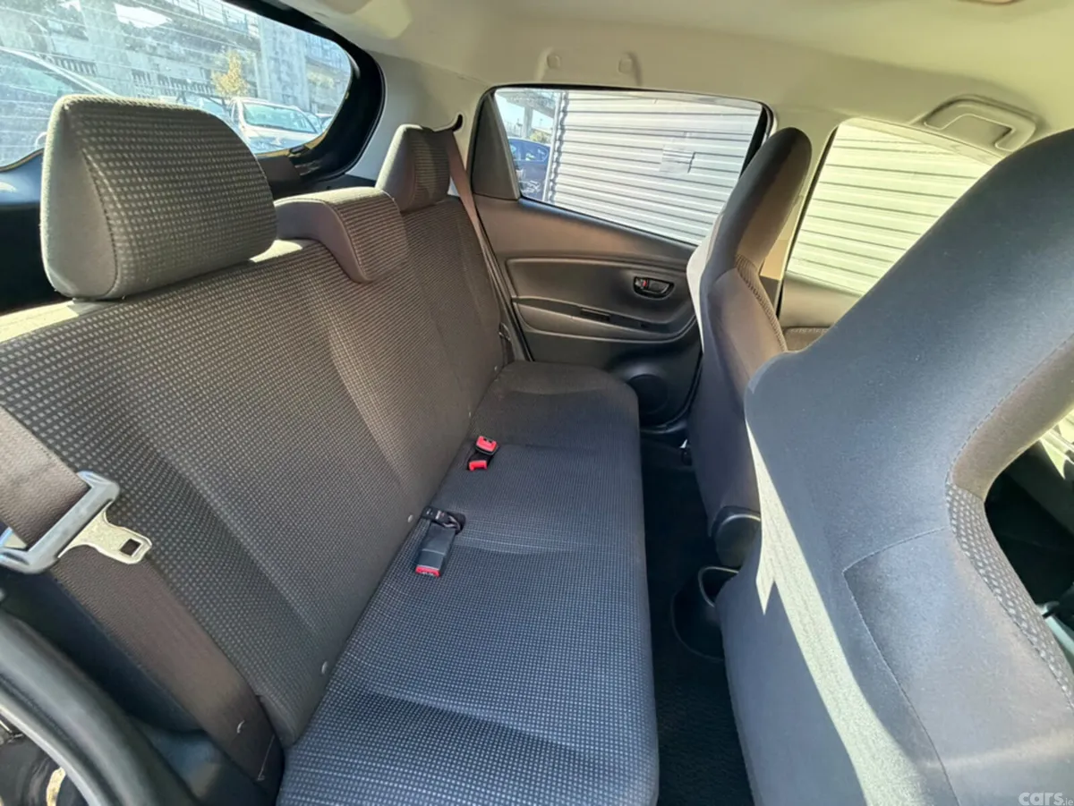 Toyota Yaris Hatchback, Petrol, 2017, Black