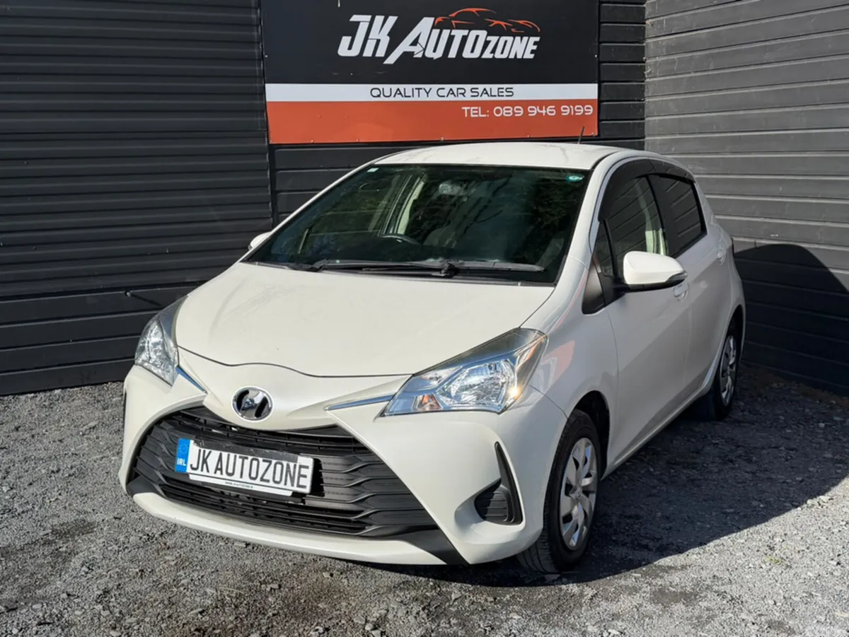 Toyota Yaris Hatchback, Petrol, 2017, White