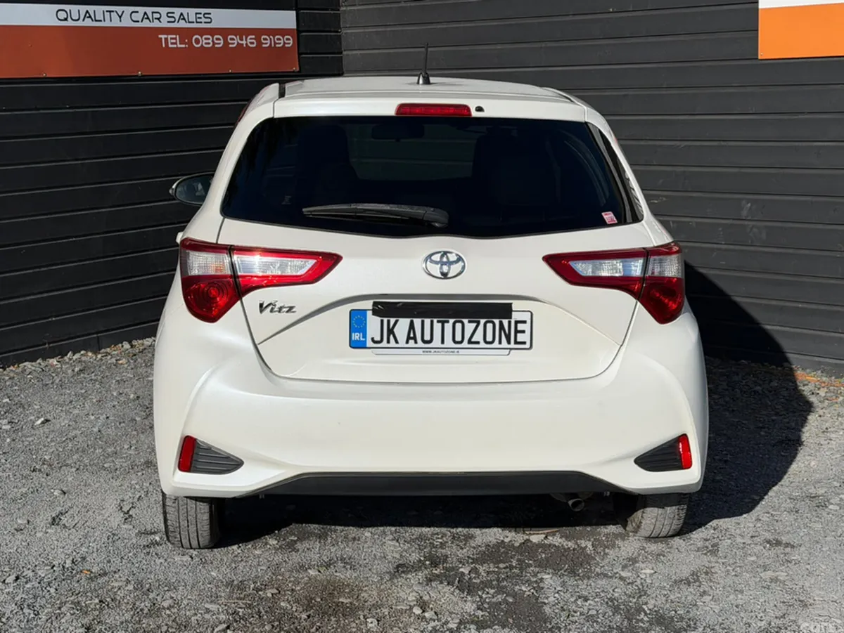 Toyota Yaris Hatchback, Petrol, 2017, White