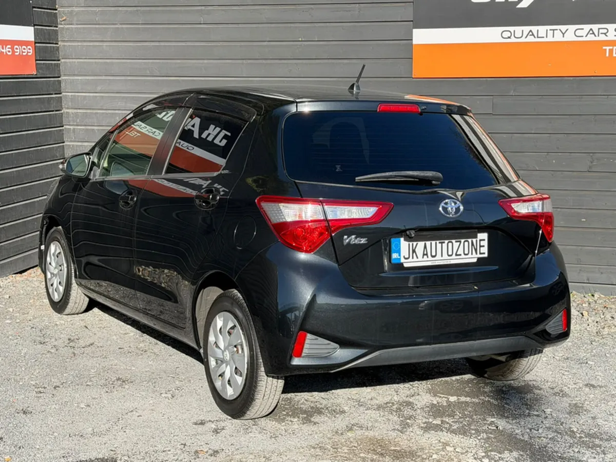 Toyota Yaris Hatchback, Petrol, 2017, Black
