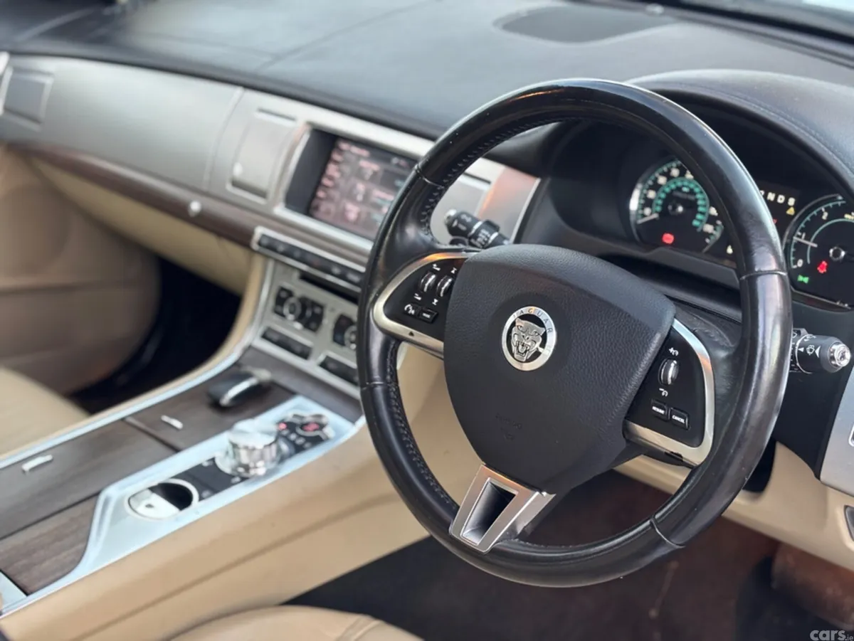 Jaguar XF Saloon, Diesel, 2012, Blue