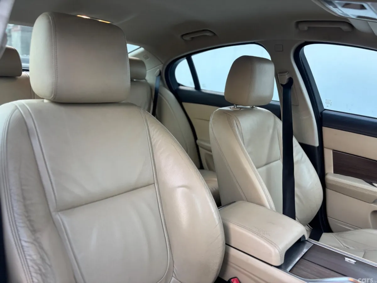 Jaguar XF Saloon, Diesel, 2012, Blue