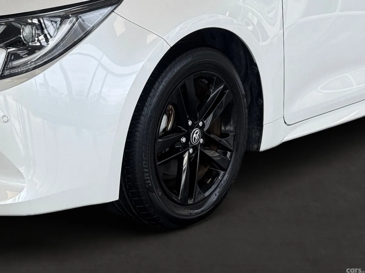 Toyota Corolla Hatchback, Petrol Hybrid, 2021, White