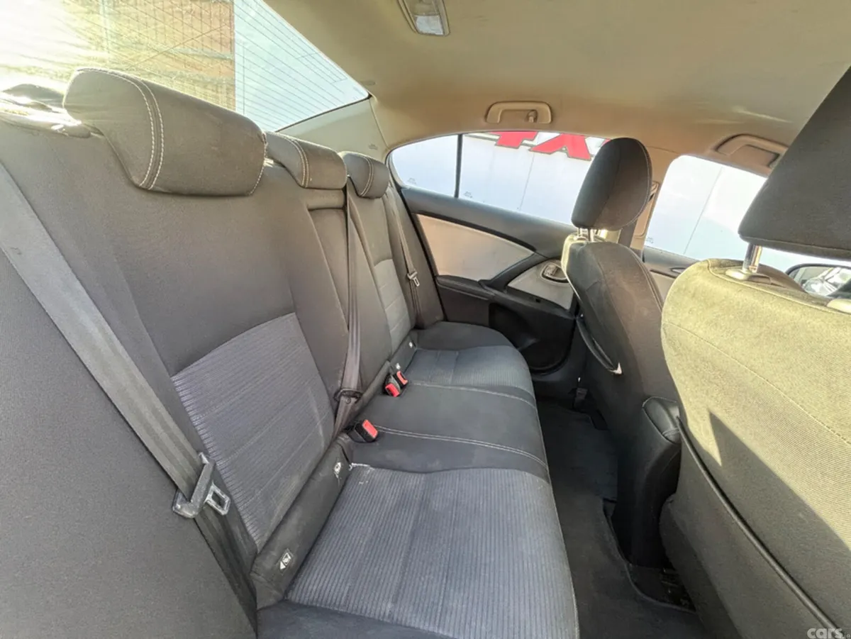 Toyota Avensis Saloon, Diesel, 2015, Silver