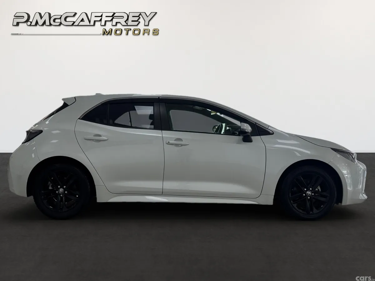 Toyota Corolla Hatchback, Petrol Hybrid, 2021, White
