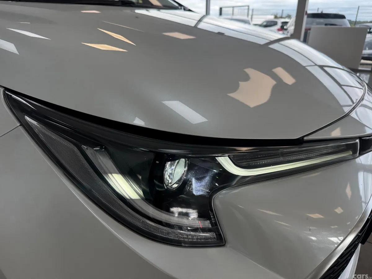 Toyota Corolla Hatchback, Petrol Hybrid, 2021, White