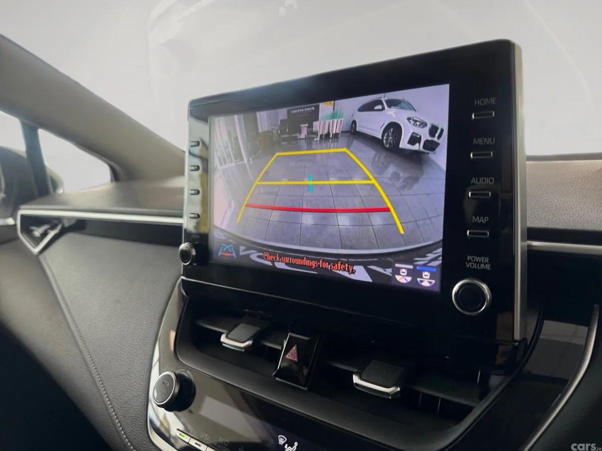 Toyota Corolla Saloon, Petrol Hybrid, 2019, White