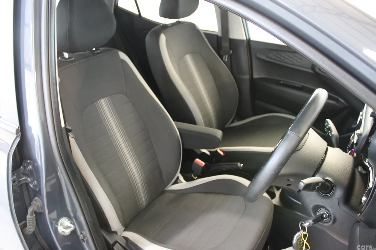 Hyundai i10 Hatchback, Petrol, 2024, Grey