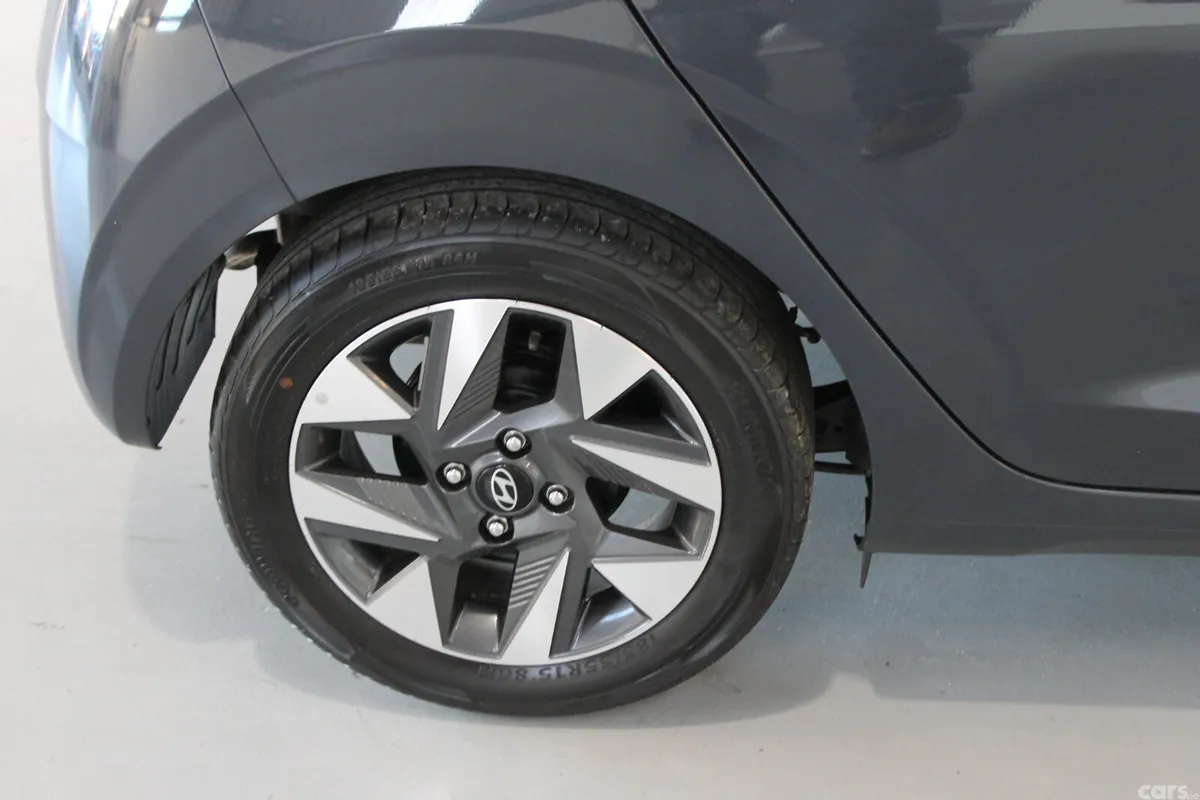 Hyundai i10 Hatchback, Petrol, 2024, Grey