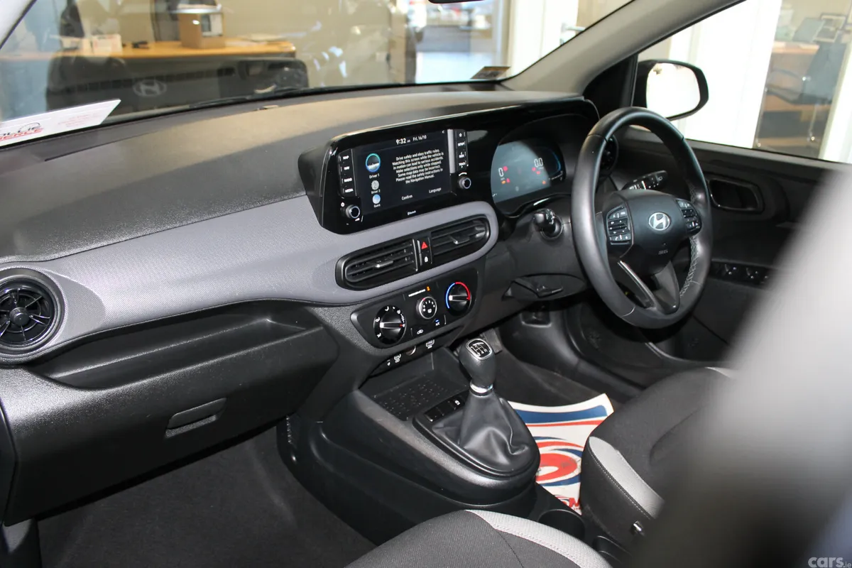 Hyundai i10 Hatchback, Petrol, 2024, Grey