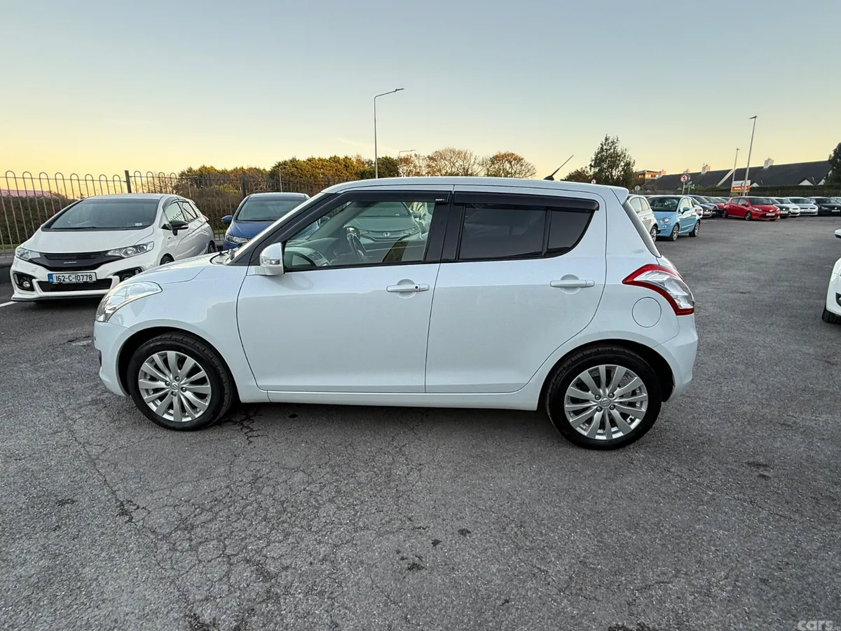 Suzuki Swift Hatchback, Petrol, 2013, White