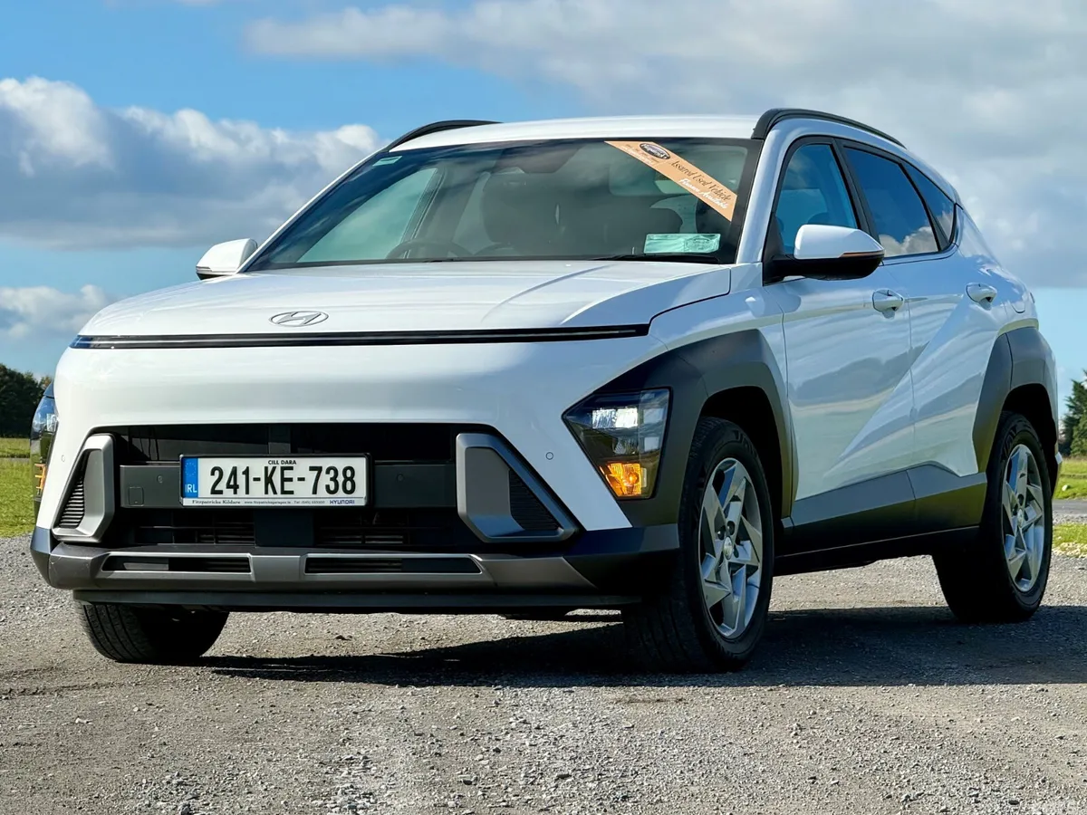 Hyundai KONA MPV, Petrol, 2024, White
