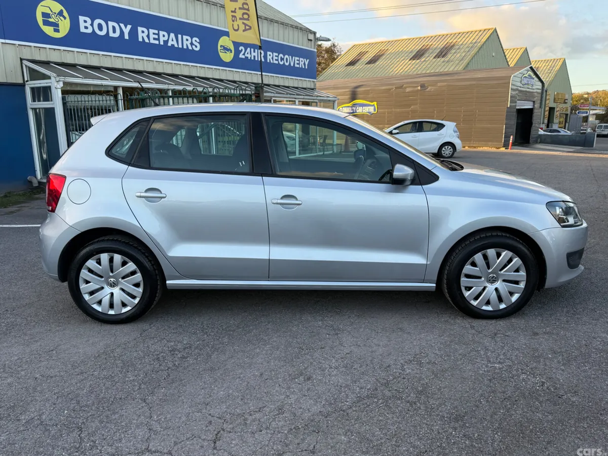Volkswagen Polo Hatchback, Petrol, 2013, Silver
