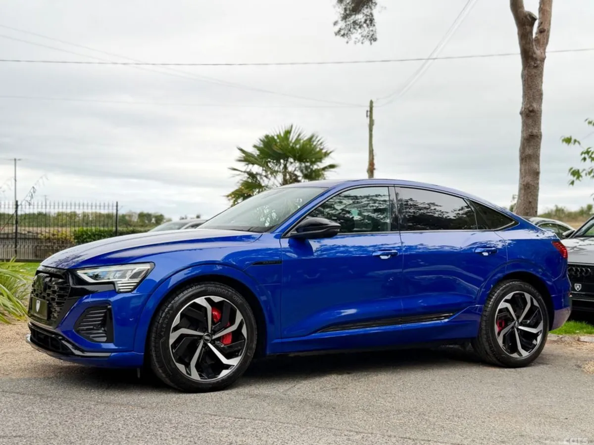 Audi Q8 e-tron SUV, Electric, 2023, Blue