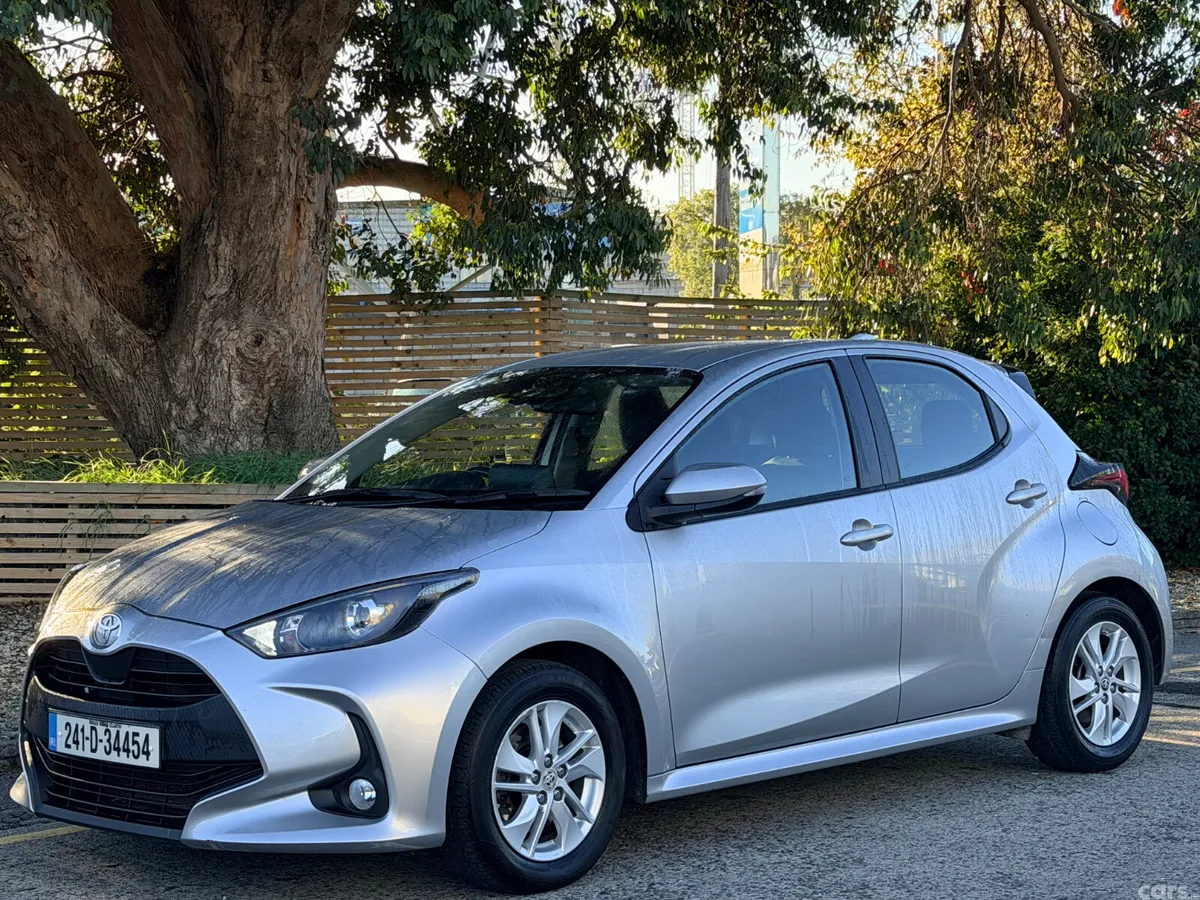 Toyota Yaris Hatchback, Petrol Hybrid, 2024, Grey