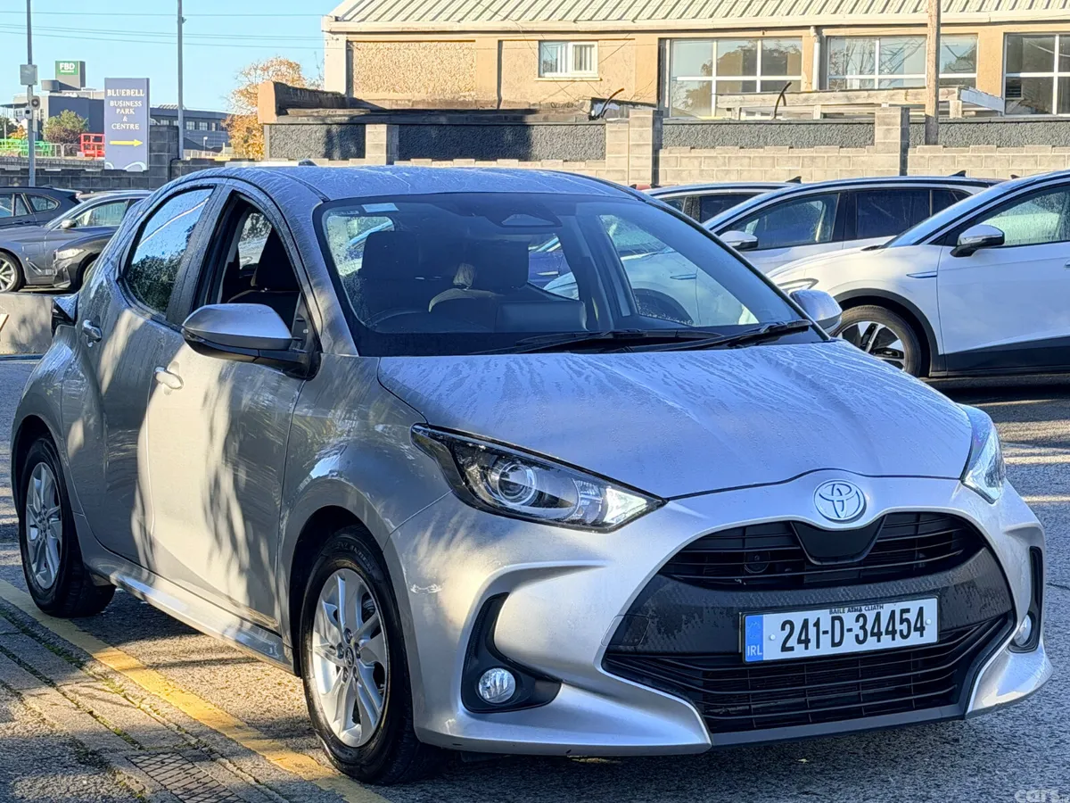 Toyota Yaris Hatchback, Petrol Hybrid, 2024, Grey