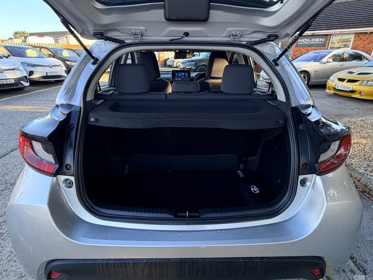 Toyota Yaris Hatchback, Petrol Hybrid, 2024, Grey