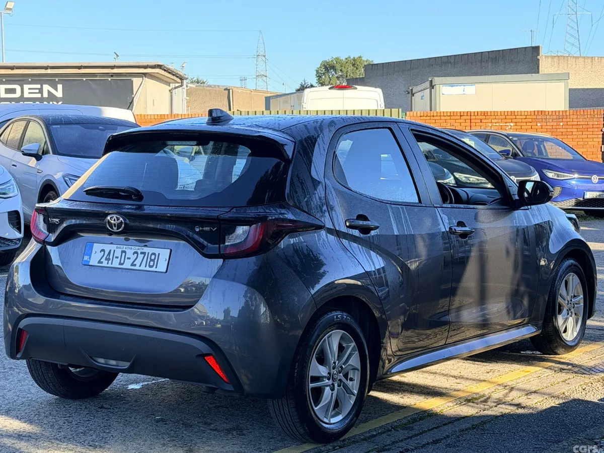 Toyota Yaris Hatchback, Petrol Hybrid, 2024, Grey