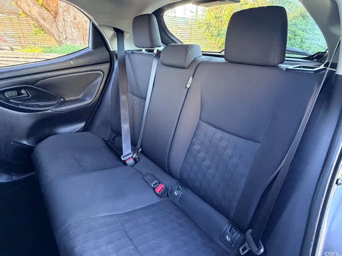 Toyota Yaris Hatchback, Petrol Hybrid, 2024, Grey