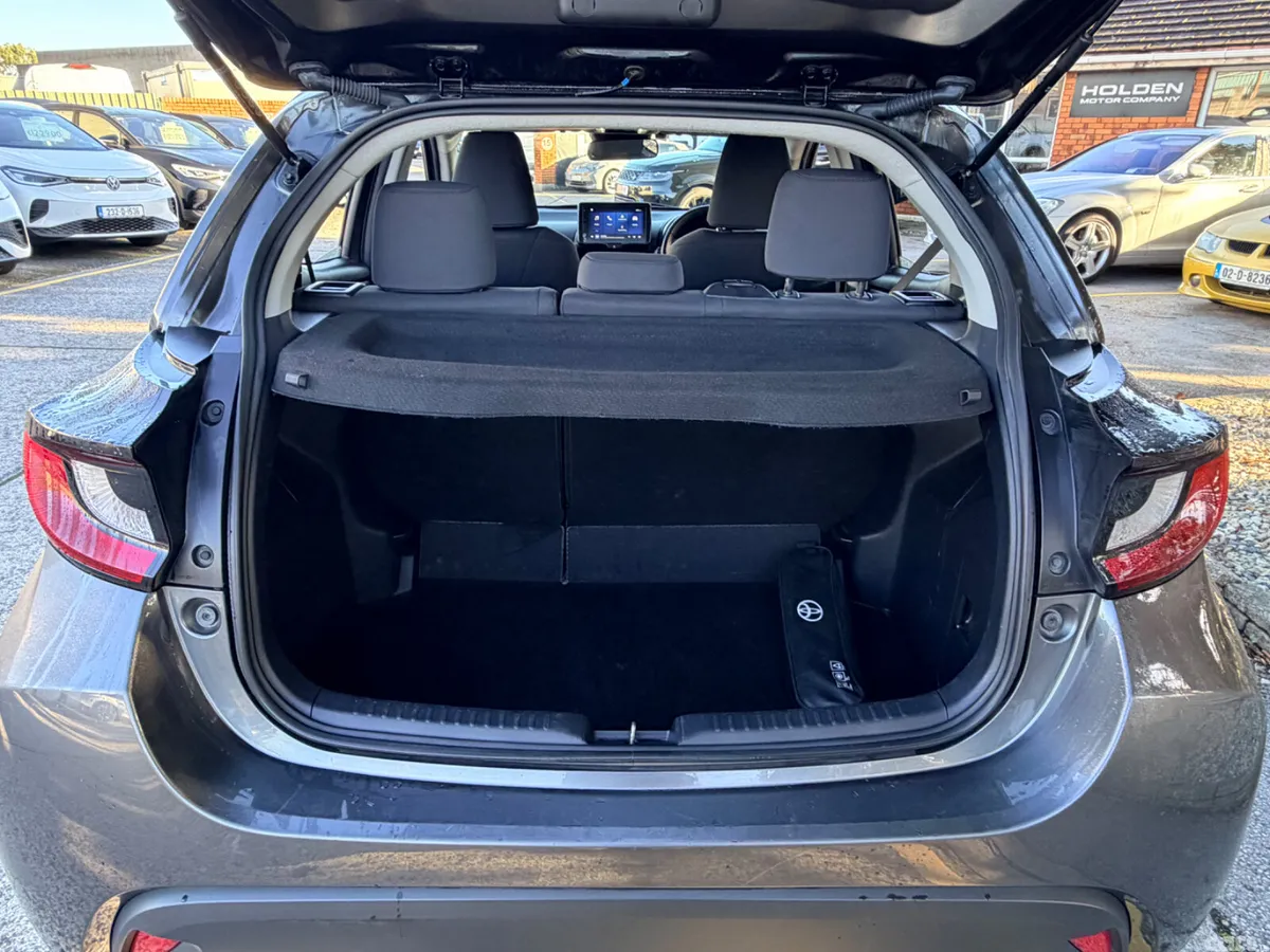 Toyota Yaris Hatchback, Petrol Hybrid, 2024, Grey