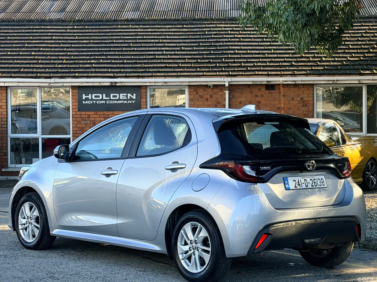 Toyota Yaris Hatchback, Petrol Hybrid, 2024, Grey