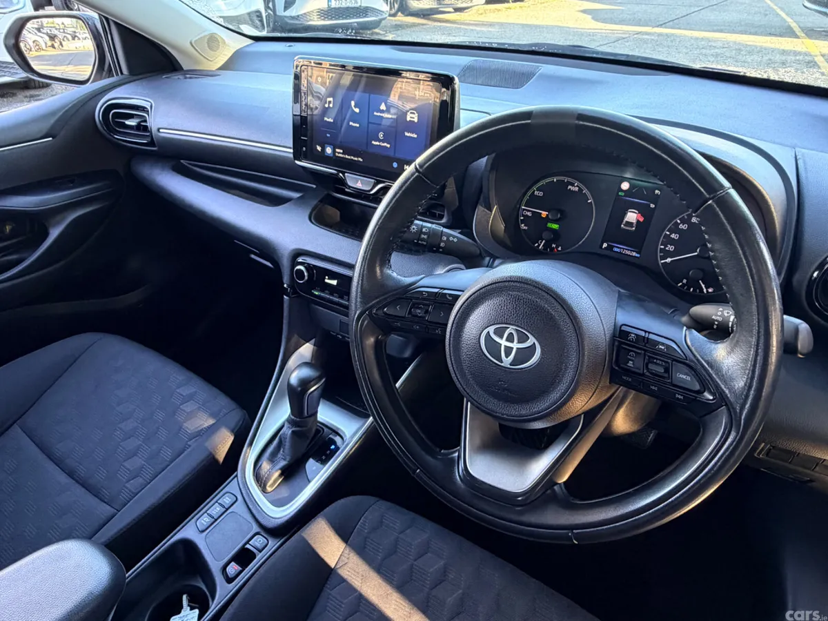 Toyota Yaris Hatchback, Petrol Hybrid, 2024, Grey