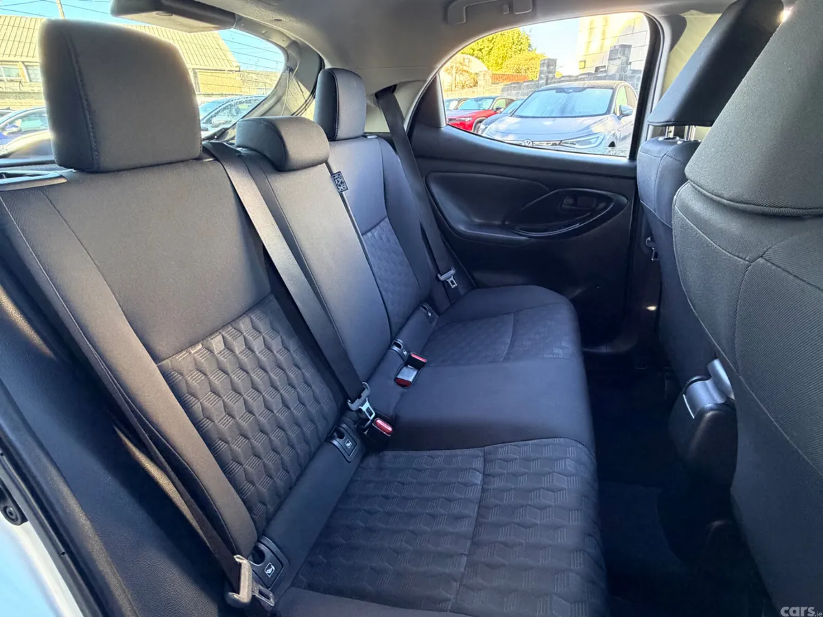 Toyota Yaris Hatchback, Petrol Hybrid, 2024, Grey