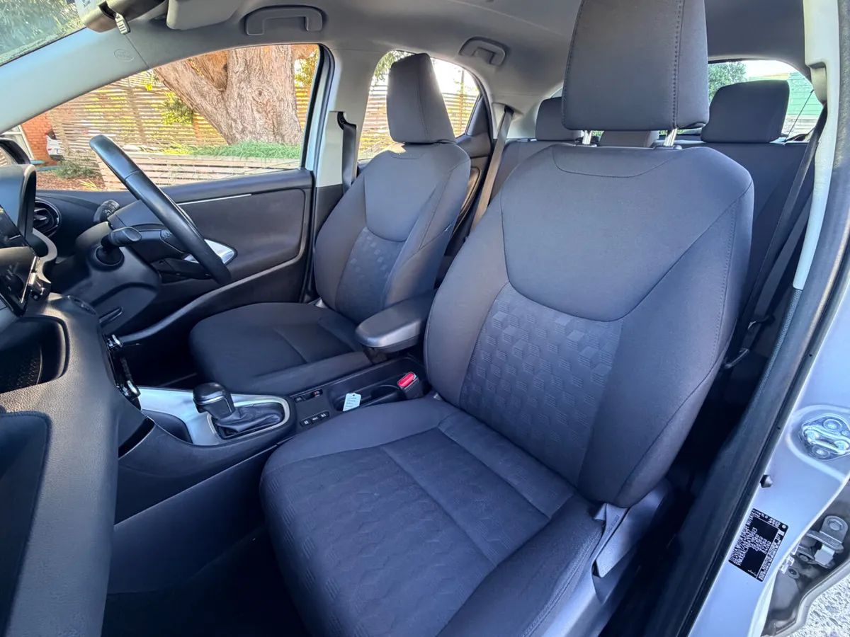 Toyota Yaris Hatchback, Petrol Hybrid, 2024, Grey