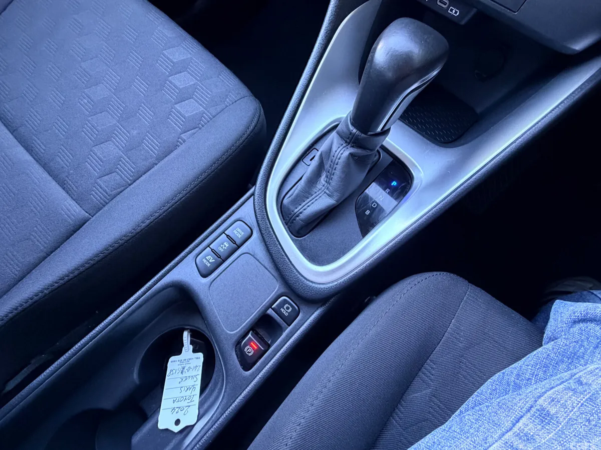 Toyota Yaris Hatchback, Petrol Hybrid, 2024, Grey